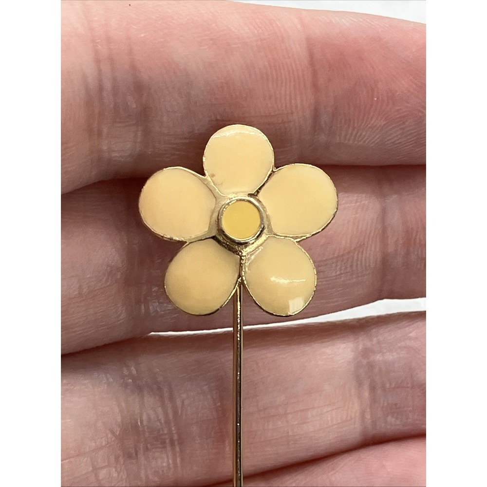Vtg Gold Tone Enamel Cream/Yellow Flower Lapel Stick Pin Hat No Cover Estate